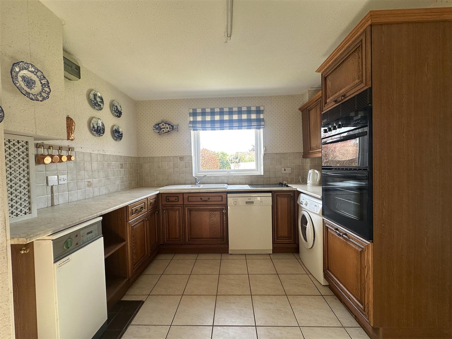 Lee Crescent, Sutton Benger, Chippenham